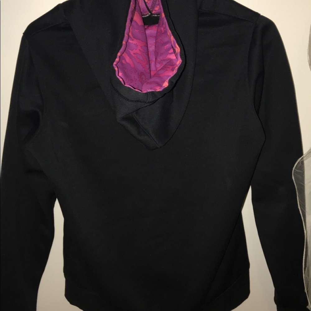 Under armor sweatshirt - Picture 2 of 3